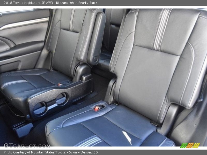 Blizzard White Pearl / Black 2018 Toyota Highlander SE AWD