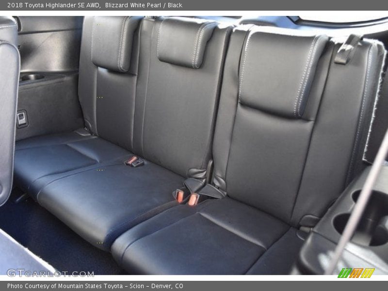 Blizzard White Pearl / Black 2018 Toyota Highlander SE AWD