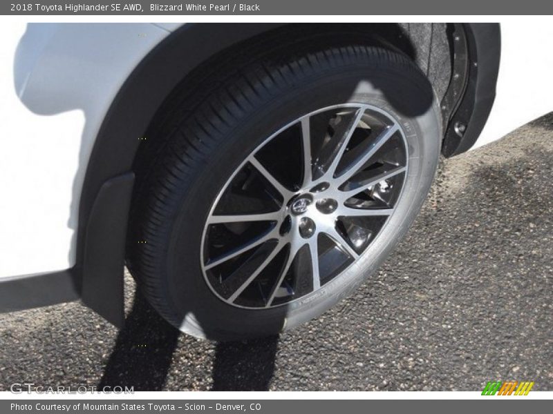 Blizzard White Pearl / Black 2018 Toyota Highlander SE AWD