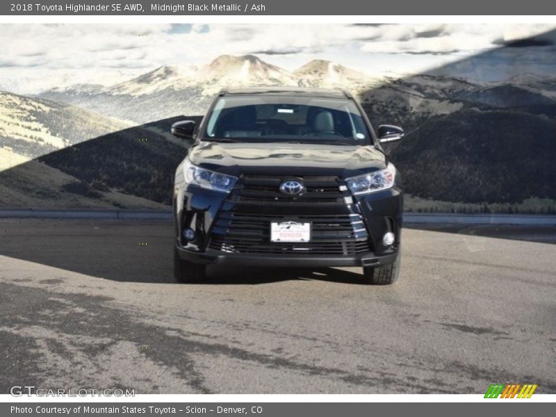 Midnight Black Metallic / Ash 2018 Toyota Highlander SE AWD
