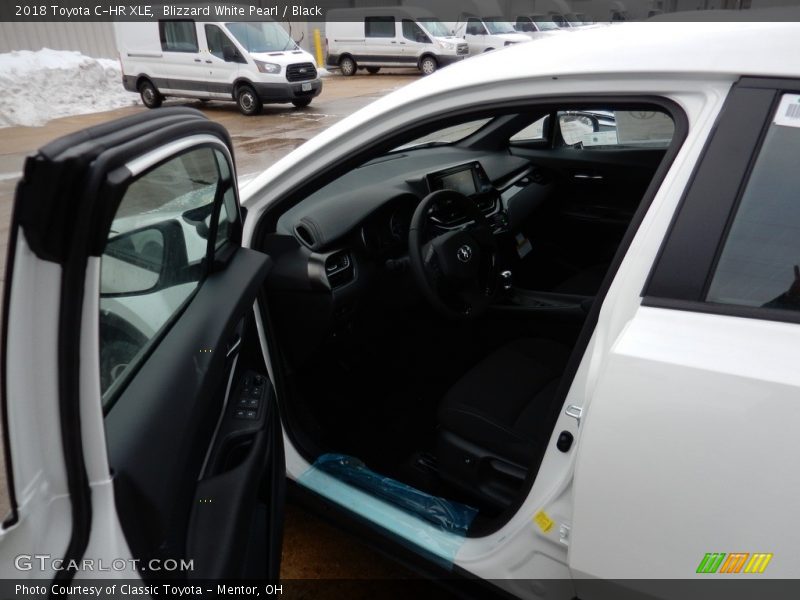 Blizzard White Pearl / Black 2018 Toyota C-HR XLE
