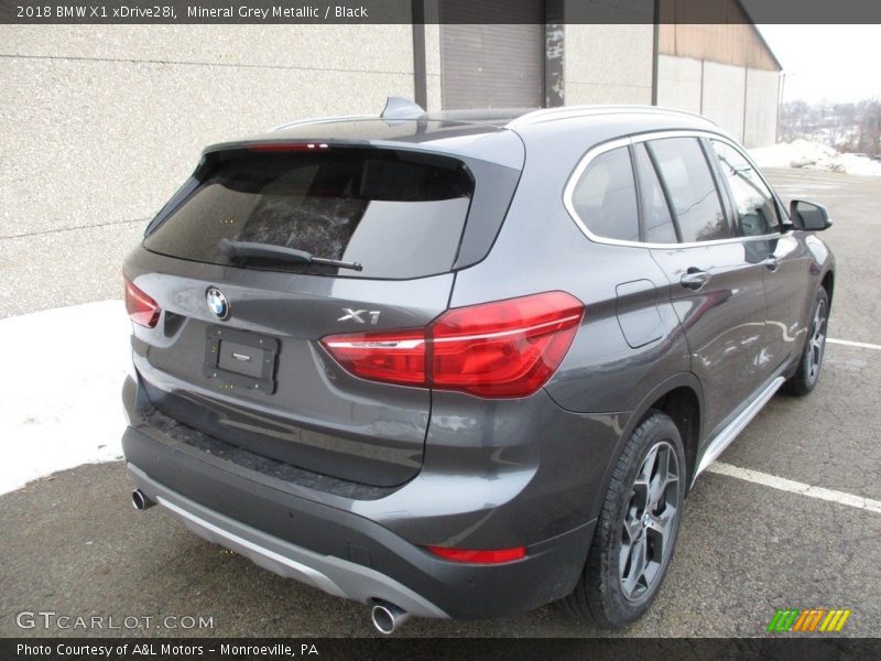 Mineral Grey Metallic / Black 2018 BMW X1 xDrive28i