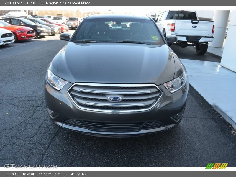 Magnetic / Charcoal Black 2018 Ford Taurus SEL