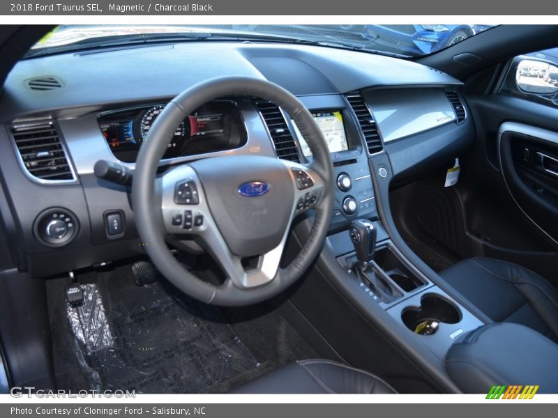 Magnetic / Charcoal Black 2018 Ford Taurus SEL