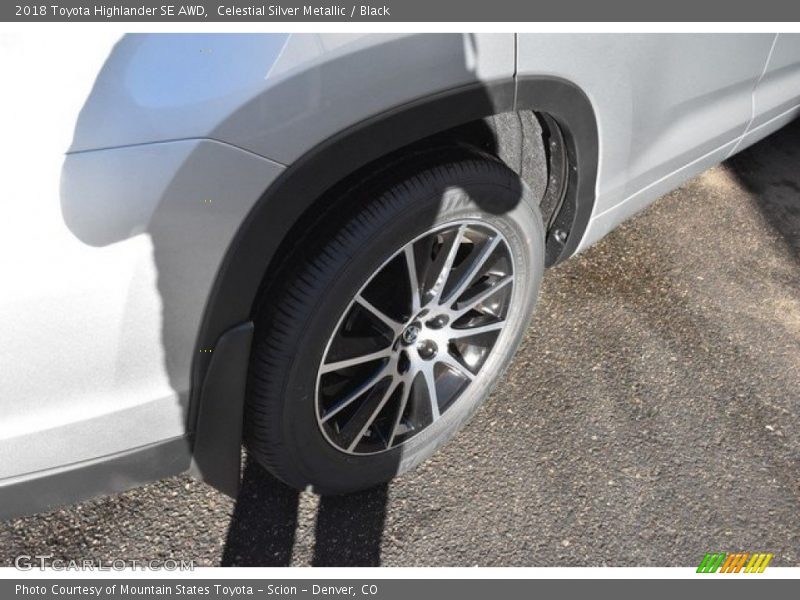 Celestial Silver Metallic / Black 2018 Toyota Highlander SE AWD