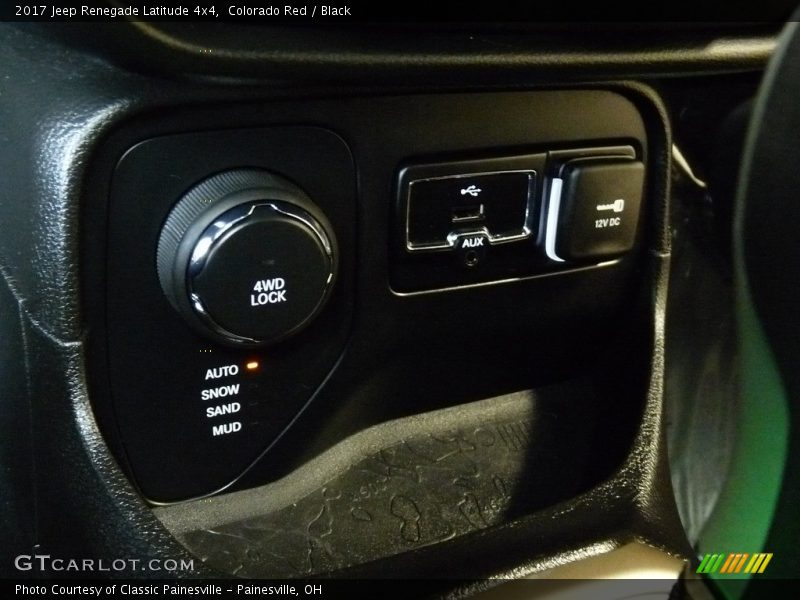 Colorado Red / Black 2017 Jeep Renegade Latitude 4x4