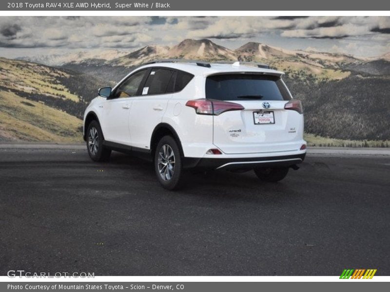Super White / Black 2018 Toyota RAV4 XLE AWD Hybrid
