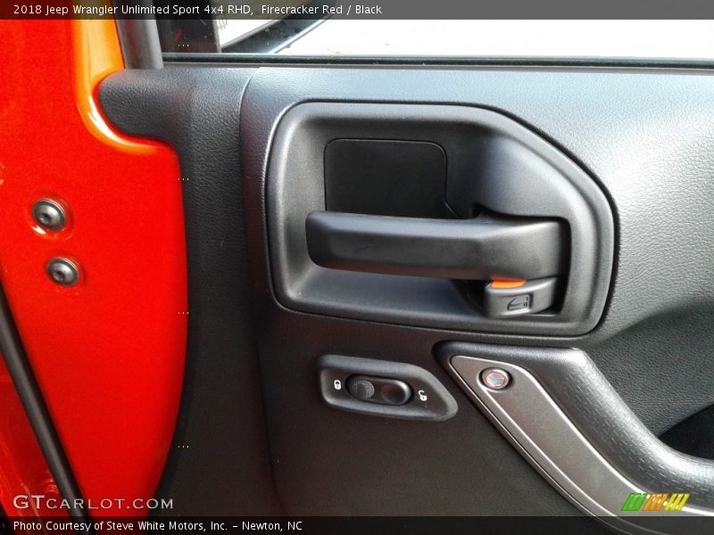 Controls of 2018 Wrangler Unlimited Sport 4x4 RHD