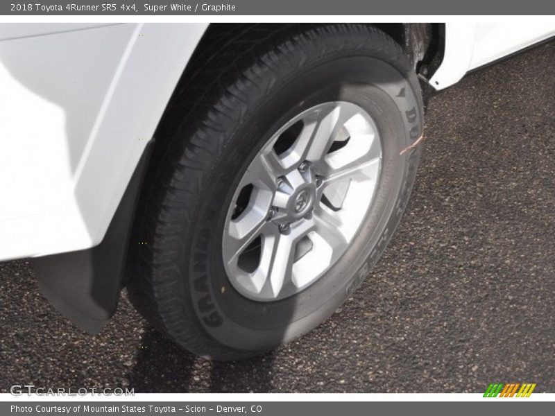 Super White / Graphite 2018 Toyota 4Runner SR5 4x4