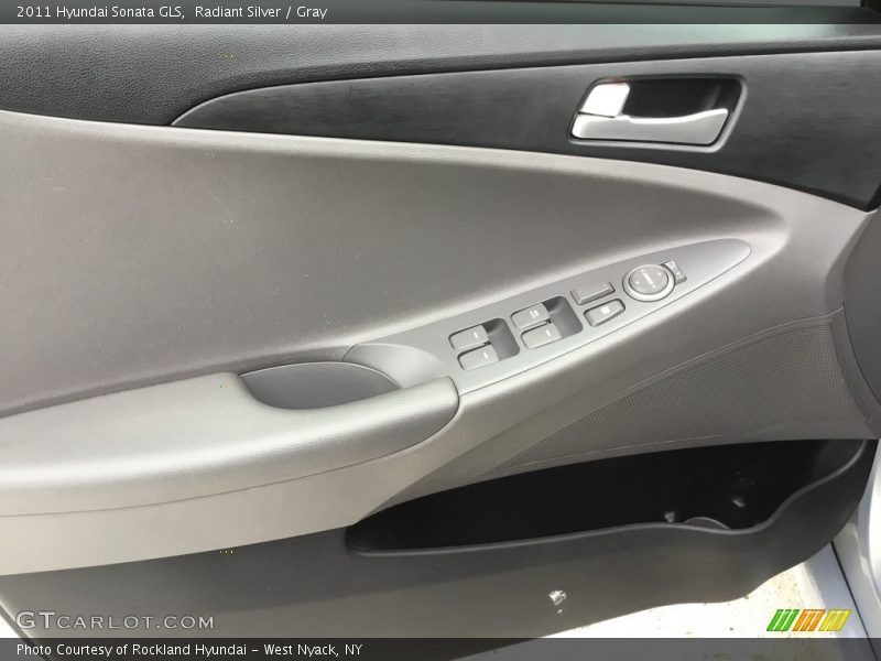 Radiant Silver / Gray 2011 Hyundai Sonata GLS