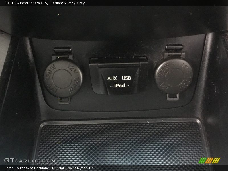 Radiant Silver / Gray 2011 Hyundai Sonata GLS