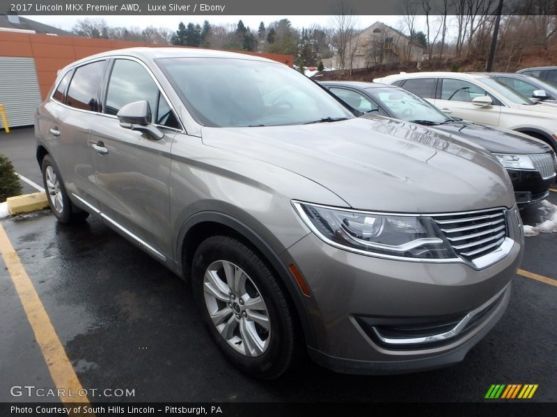 Front 3/4 View of 2017 MKX Premier AWD