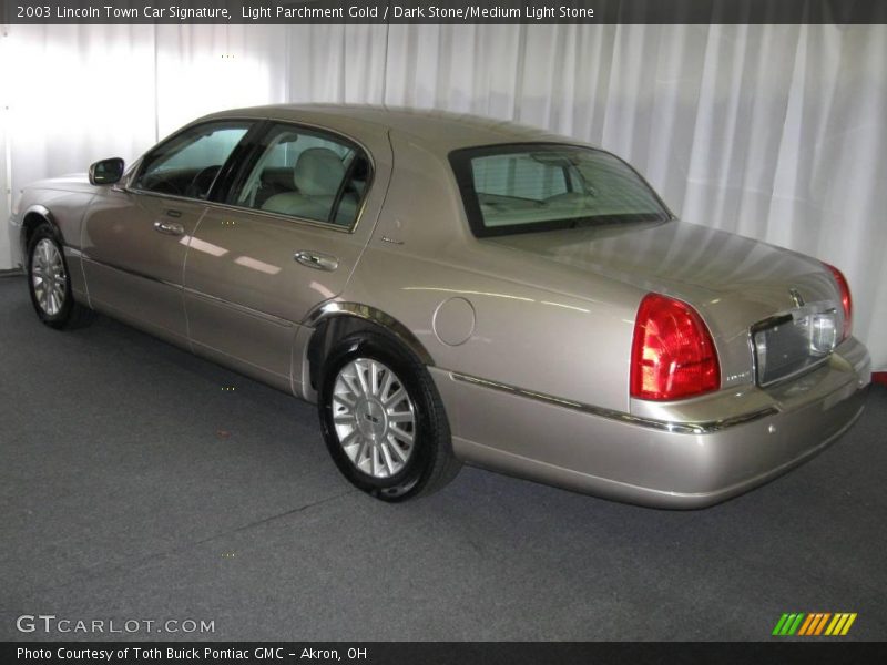 Light Parchment Gold / Dark Stone/Medium Light Stone 2003 Lincoln Town Car Signature