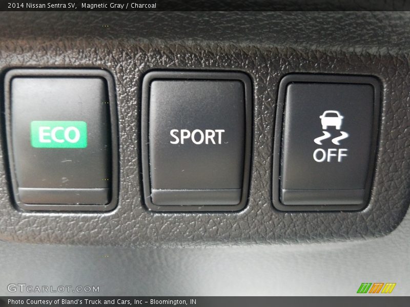 Magnetic Gray / Charcoal 2014 Nissan Sentra SV