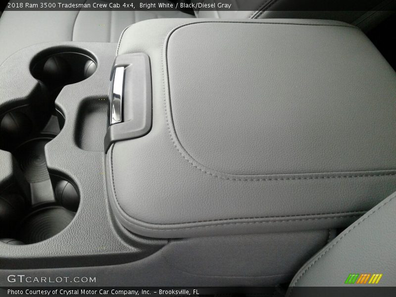 Bright White / Black/Diesel Gray 2018 Ram 3500 Tradesman Crew Cab 4x4