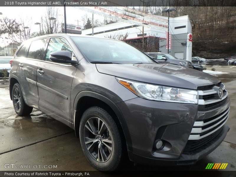 Front 3/4 View of 2018 Highlander LE AWD