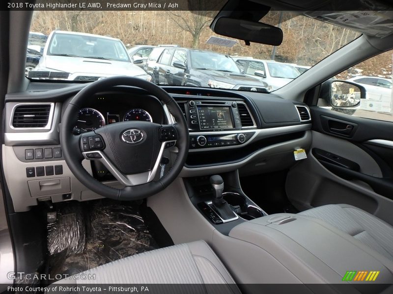  2018 Highlander LE AWD Ash Interior