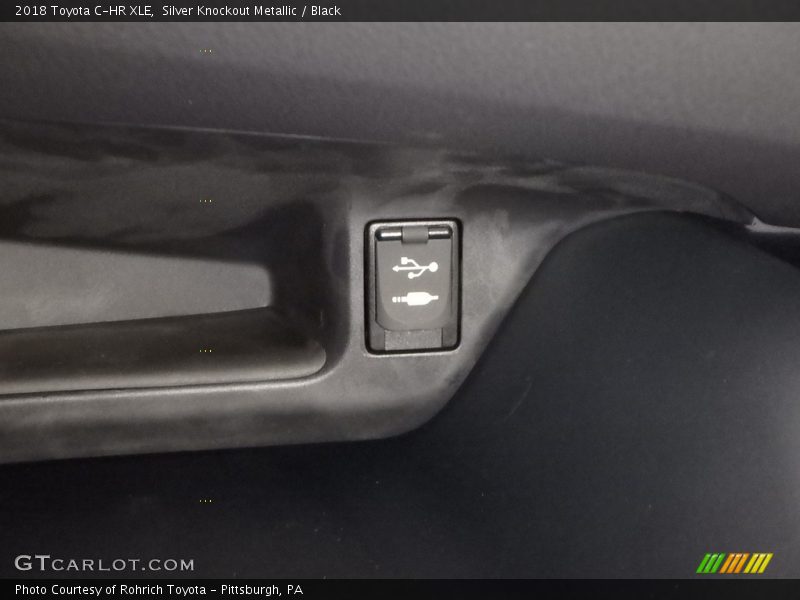 Silver Knockout Metallic / Black 2018 Toyota C-HR XLE