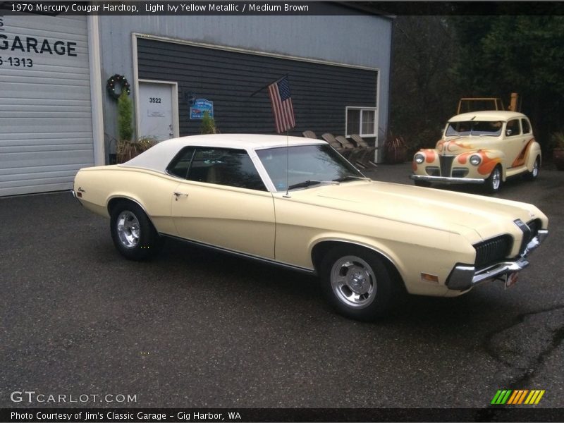 Front 3/4 View of 1970 Cougar Hardtop