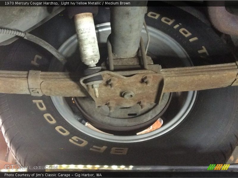 Light Ivy Yellow Metallic / Medium Brown 1970 Mercury Cougar Hardtop