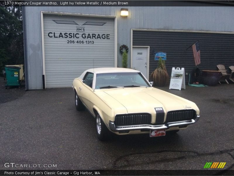 Light Ivy Yellow Metallic / Medium Brown 1970 Mercury Cougar Hardtop