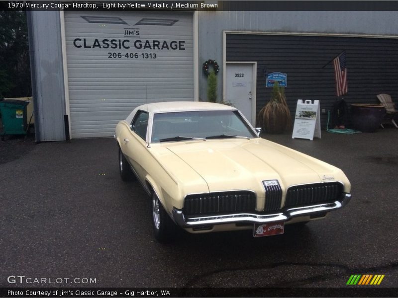 Light Ivy Yellow Metallic / Medium Brown 1970 Mercury Cougar Hardtop