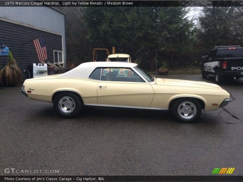 Light Ivy Yellow Metallic / Medium Brown 1970 Mercury Cougar Hardtop