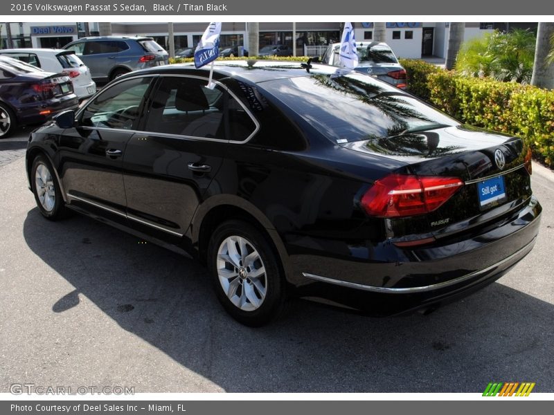 Black / Titan Black 2016 Volkswagen Passat S Sedan