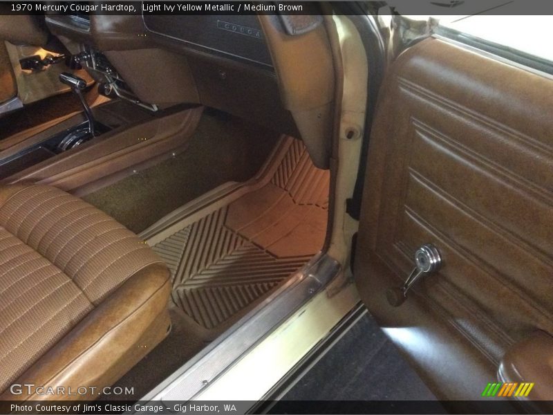 Light Ivy Yellow Metallic / Medium Brown 1970 Mercury Cougar Hardtop