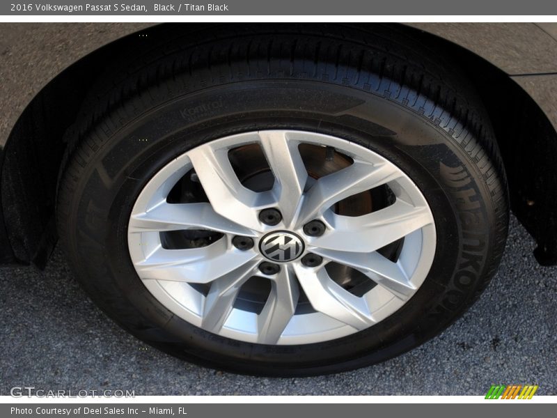 Black / Titan Black 2016 Volkswagen Passat S Sedan