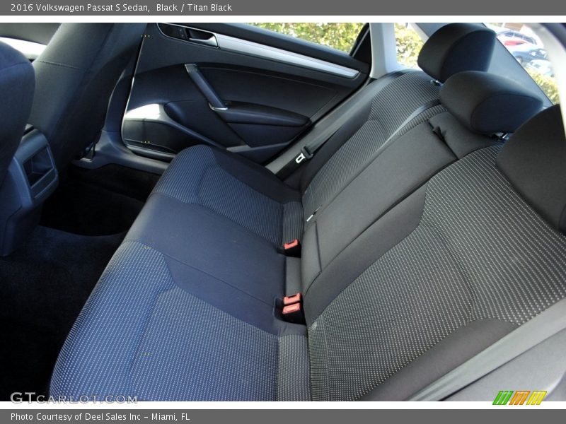 Black / Titan Black 2016 Volkswagen Passat S Sedan