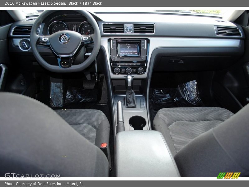 Black / Titan Black 2016 Volkswagen Passat S Sedan