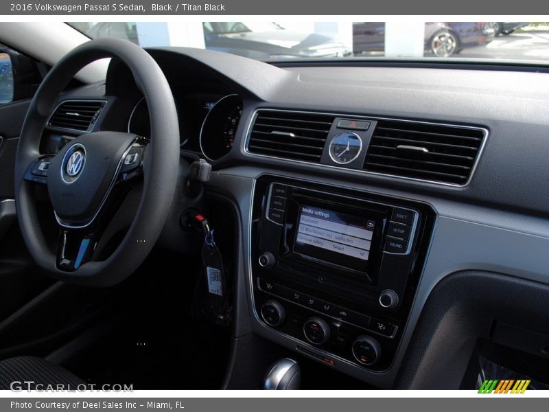 Black / Titan Black 2016 Volkswagen Passat S Sedan