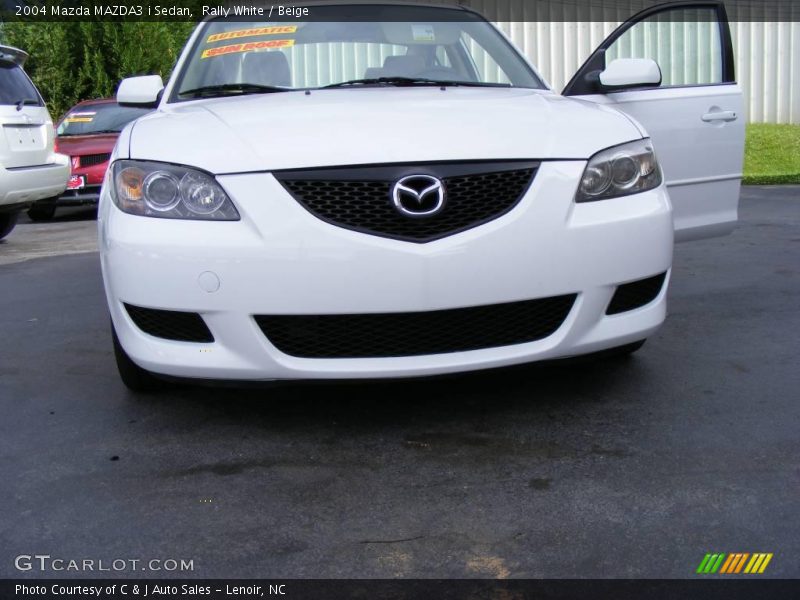 Rally White / Beige 2004 Mazda MAZDA3 i Sedan