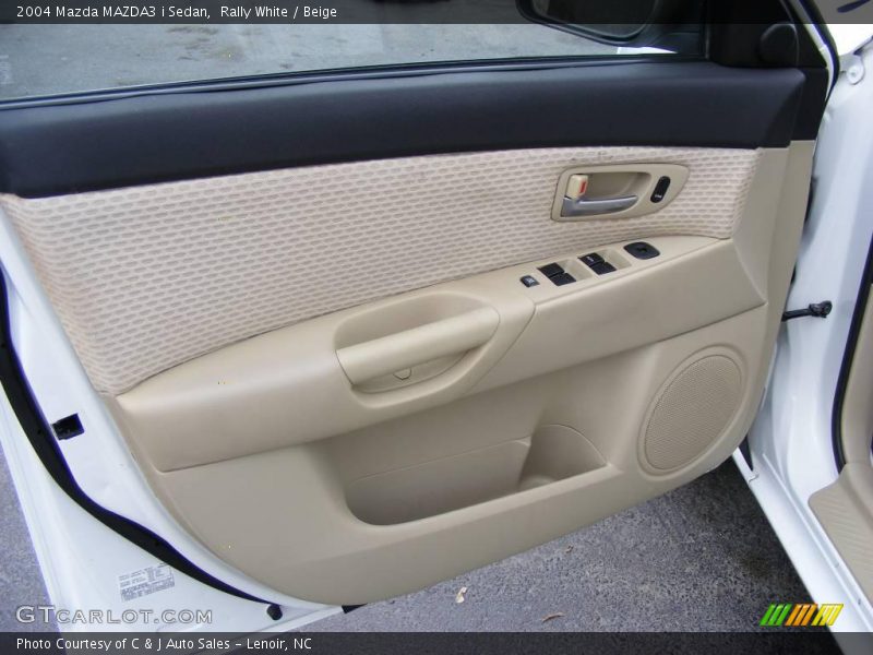 Rally White / Beige 2004 Mazda MAZDA3 i Sedan