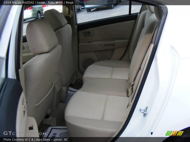 Rally White / Beige 2004 Mazda MAZDA3 i Sedan