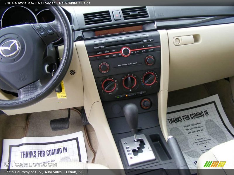 Rally White / Beige 2004 Mazda MAZDA3 i Sedan