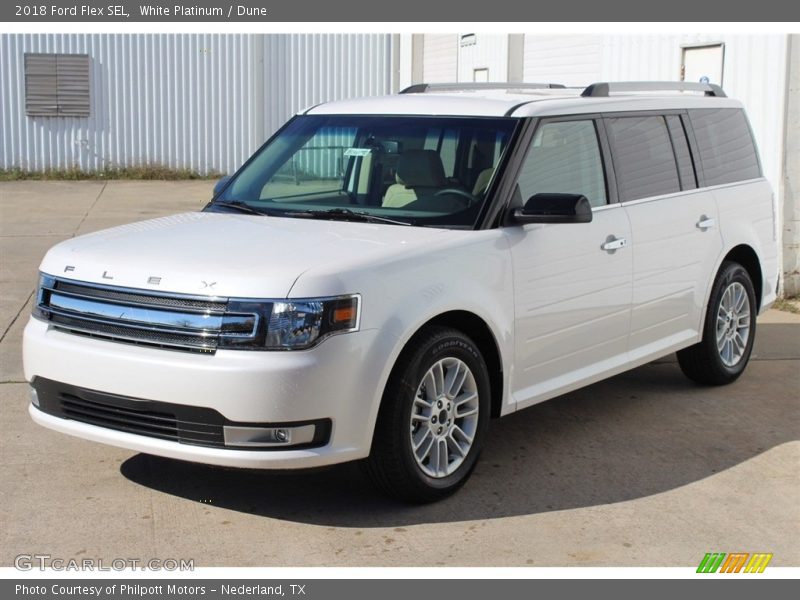 Front 3/4 View of 2018 Flex SEL
