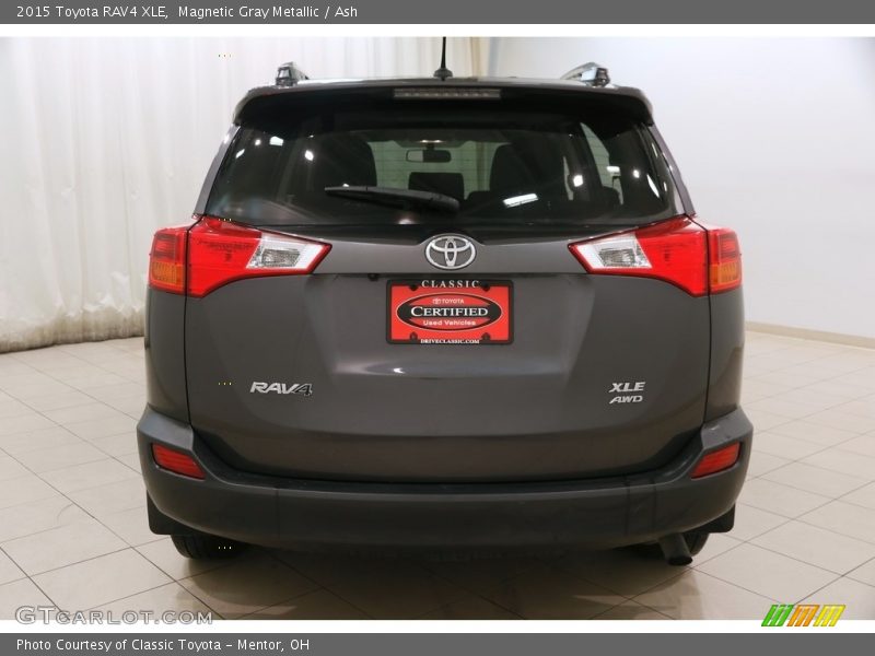 Magnetic Gray Metallic / Ash 2015 Toyota RAV4 XLE