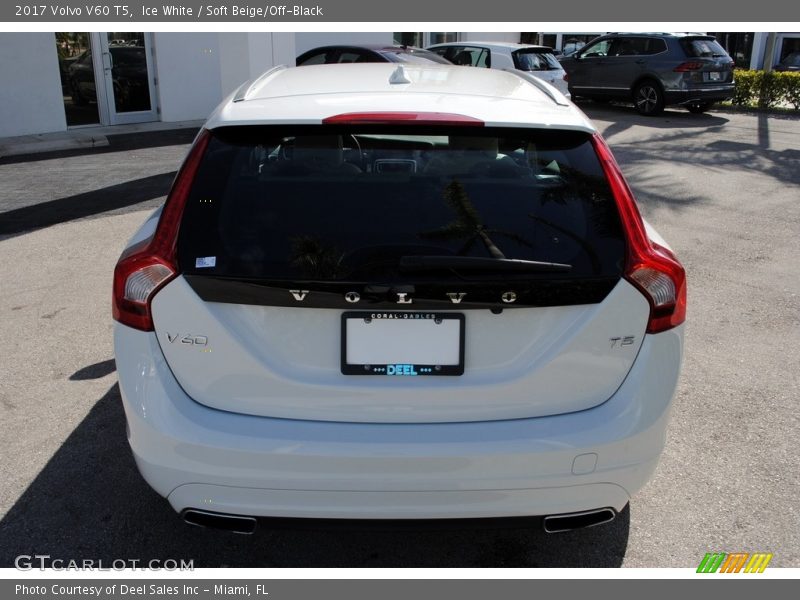 Ice White / Soft Beige/Off-Black 2017 Volvo V60 T5