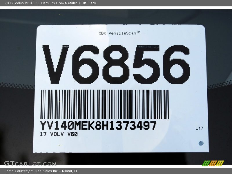 Osmium Grey Metallic / Off Black 2017 Volvo V60 T5