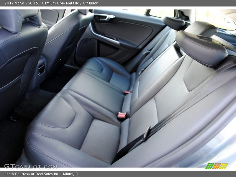Osmium Grey Metallic / Off Black 2017 Volvo V60 T5