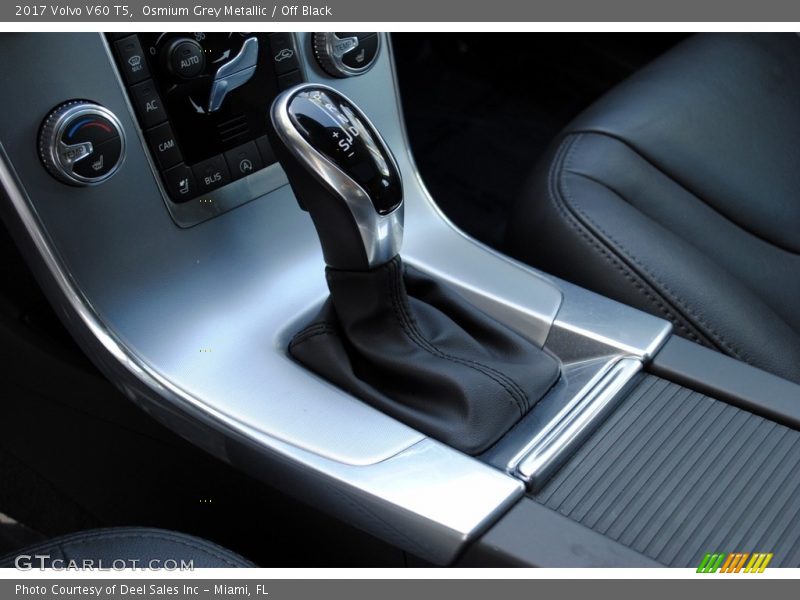 Osmium Grey Metallic / Off Black 2017 Volvo V60 T5