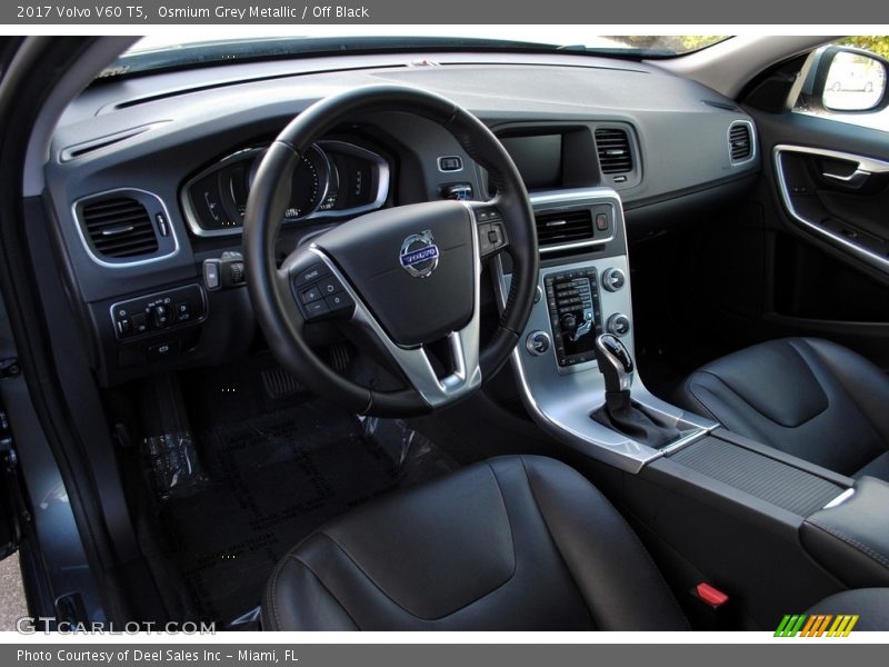 Osmium Grey Metallic / Off Black 2017 Volvo V60 T5