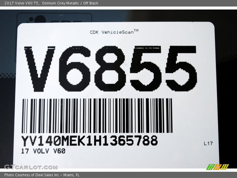 Osmium Grey Metallic / Off Black 2017 Volvo V60 T5