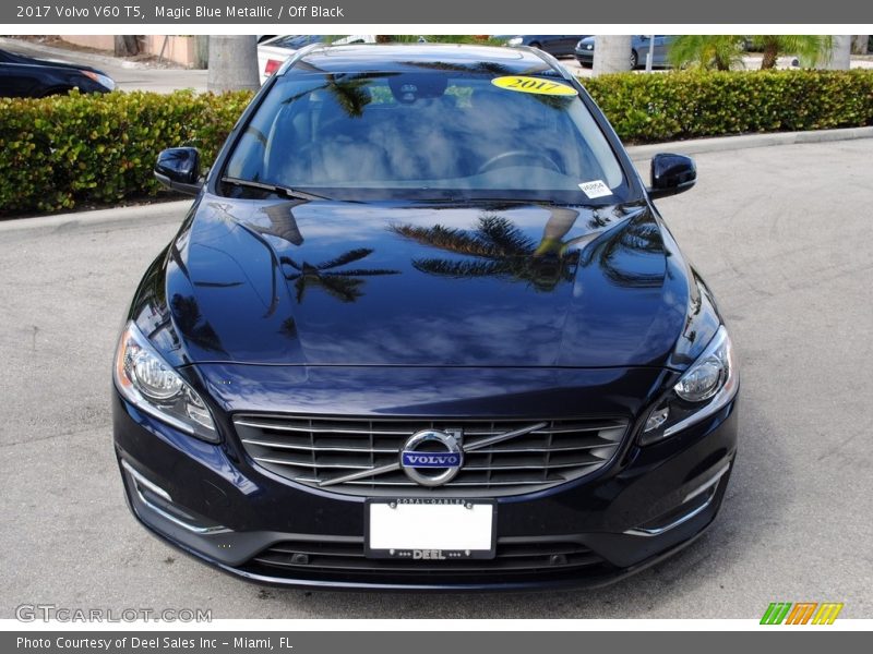 Magic Blue Metallic / Off Black 2017 Volvo V60 T5
