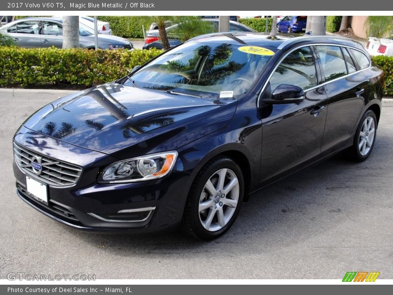 Magic Blue Metallic / Off Black 2017 Volvo V60 T5