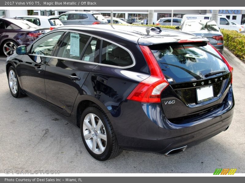 Magic Blue Metallic / Off Black 2017 Volvo V60 T5