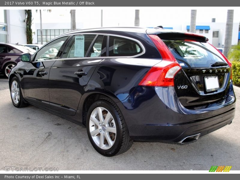 Magic Blue Metallic / Off Black 2017 Volvo V60 T5