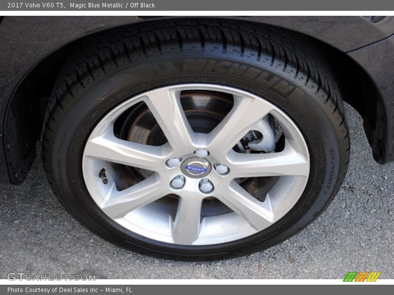 Magic Blue Metallic / Off Black 2017 Volvo V60 T5